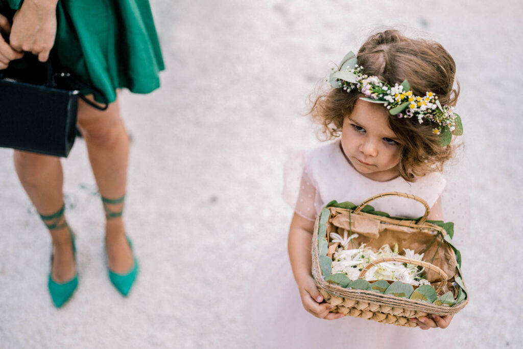 Wedding in Masseria Le Cerase 
flower girl