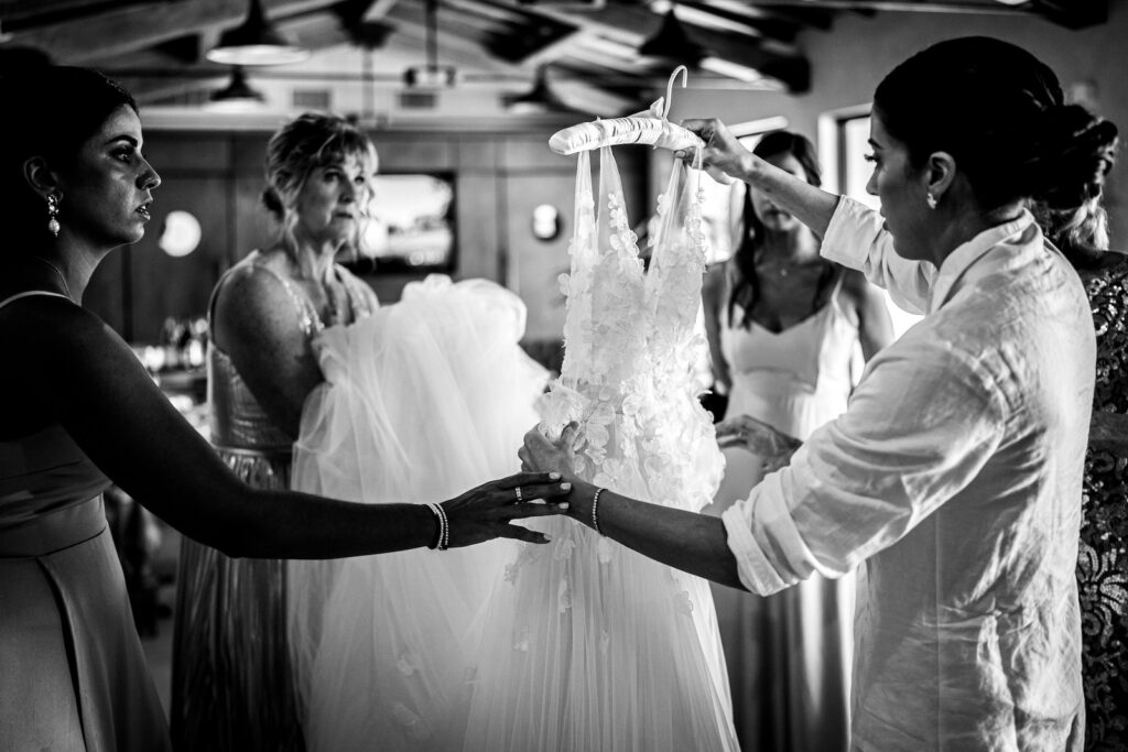 Wedding at Borghi dell'Eremobride to bewhite dress