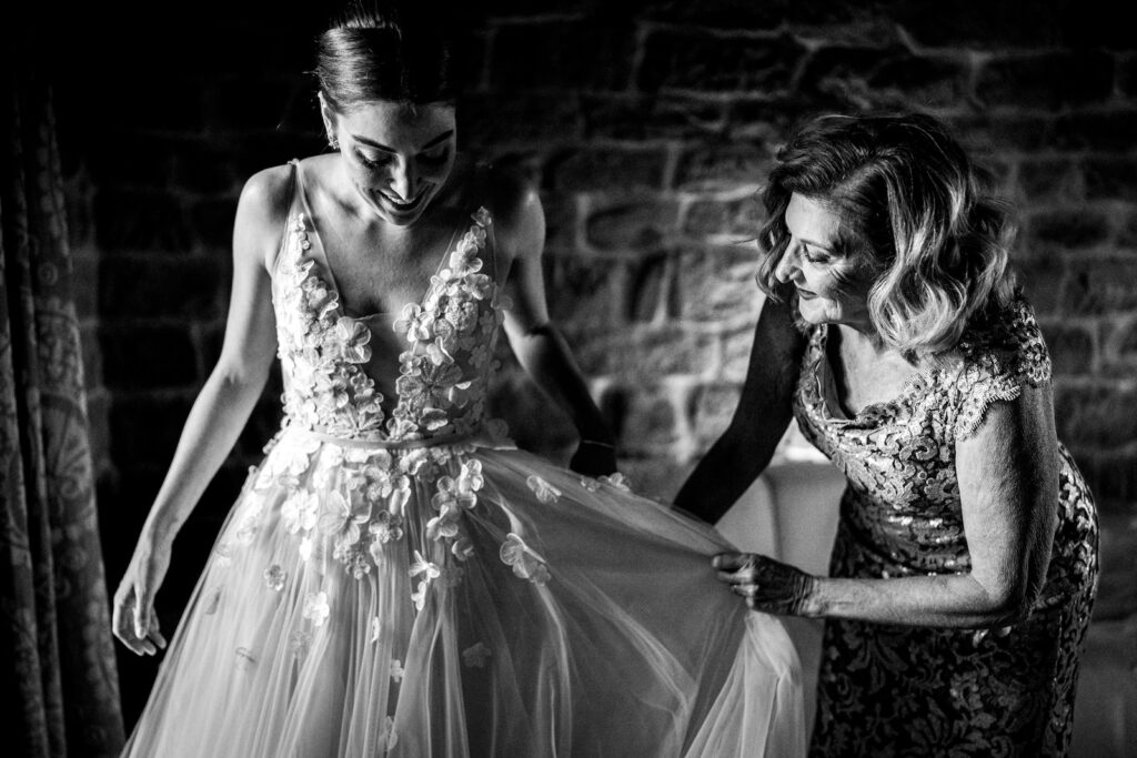 Wedding at Borghi dell'Eremoget dressed bridemum of the bride