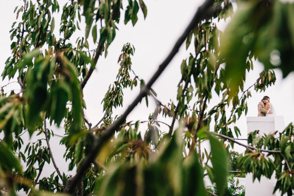 Destination Wedding at Masseria Le Torri in Pugliafoto di coppia